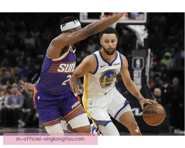 勇士与快船激战全程回顾精彩对决与关键瞬间解析 勇士与快船激战全程回顾精彩对决与关键瞬间解析